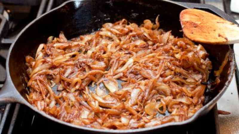 Cook the onions and flavours