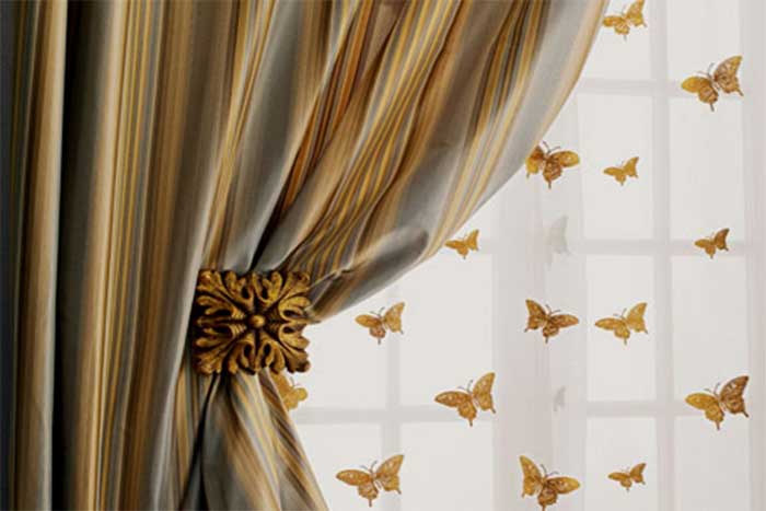 Silk material curtain