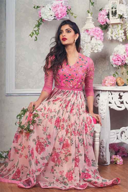 Pin by Swarupa Bosukonda on Dresses | Long gown design, Long frock designs,  Frock for women